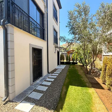 Villa Pearl Mansion-1 Modern 3br Garden House Near Beaches In Cunda